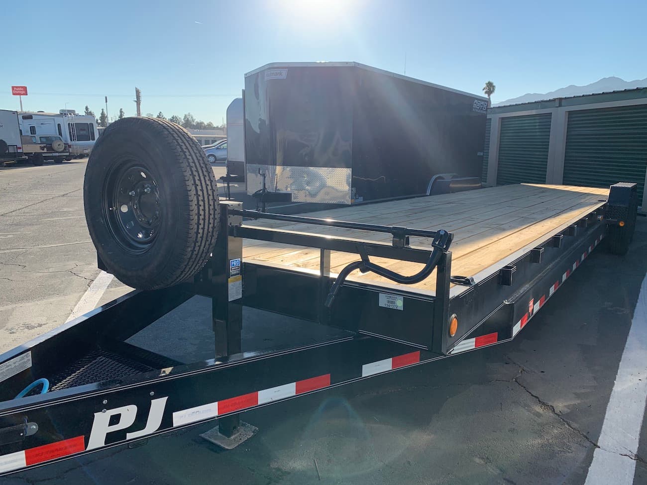 32ft Flatbed Double Car Hauler for rent - photo 1 of 5
